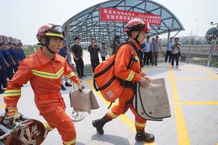 媒体人：申花几个国脚状态都可以，谢鹏飞、高天意属于外援级表现