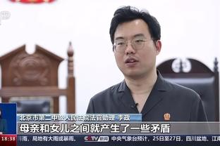 名记：竞争对手高管表示 阿努诺比休赛期将和尼克斯续约